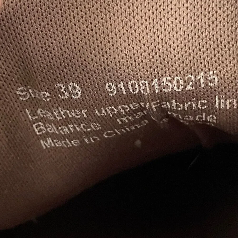 Dansko Loretta Oxford women’s shoe size 8.5-9 (39)